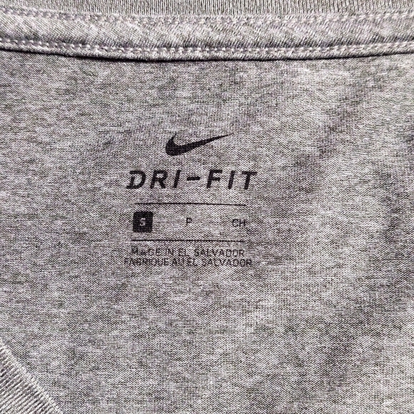 Nike tops - Picture 3 of 4